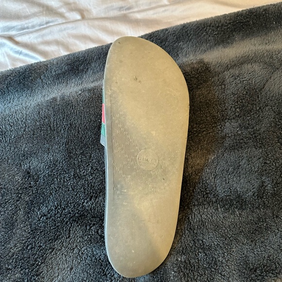 Gucci Slide 100% Authentic size 9 Left shoe only - Picture 3 of 3